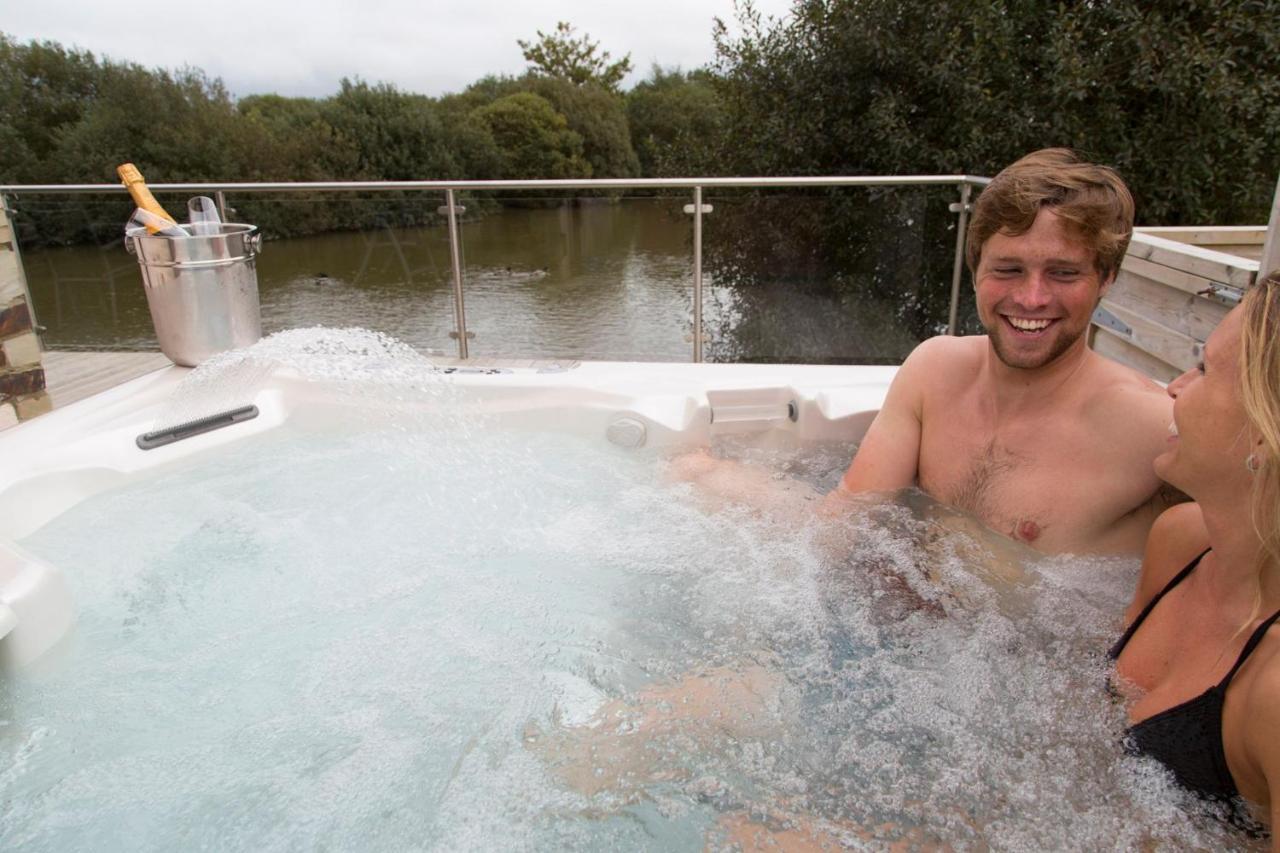 Fistral Hot Tub House For 8 On Retallack Resort New Quay Exteriör bild
